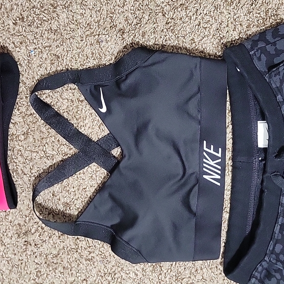 Set of Nike Women's Sz S - Picture 5 of 14